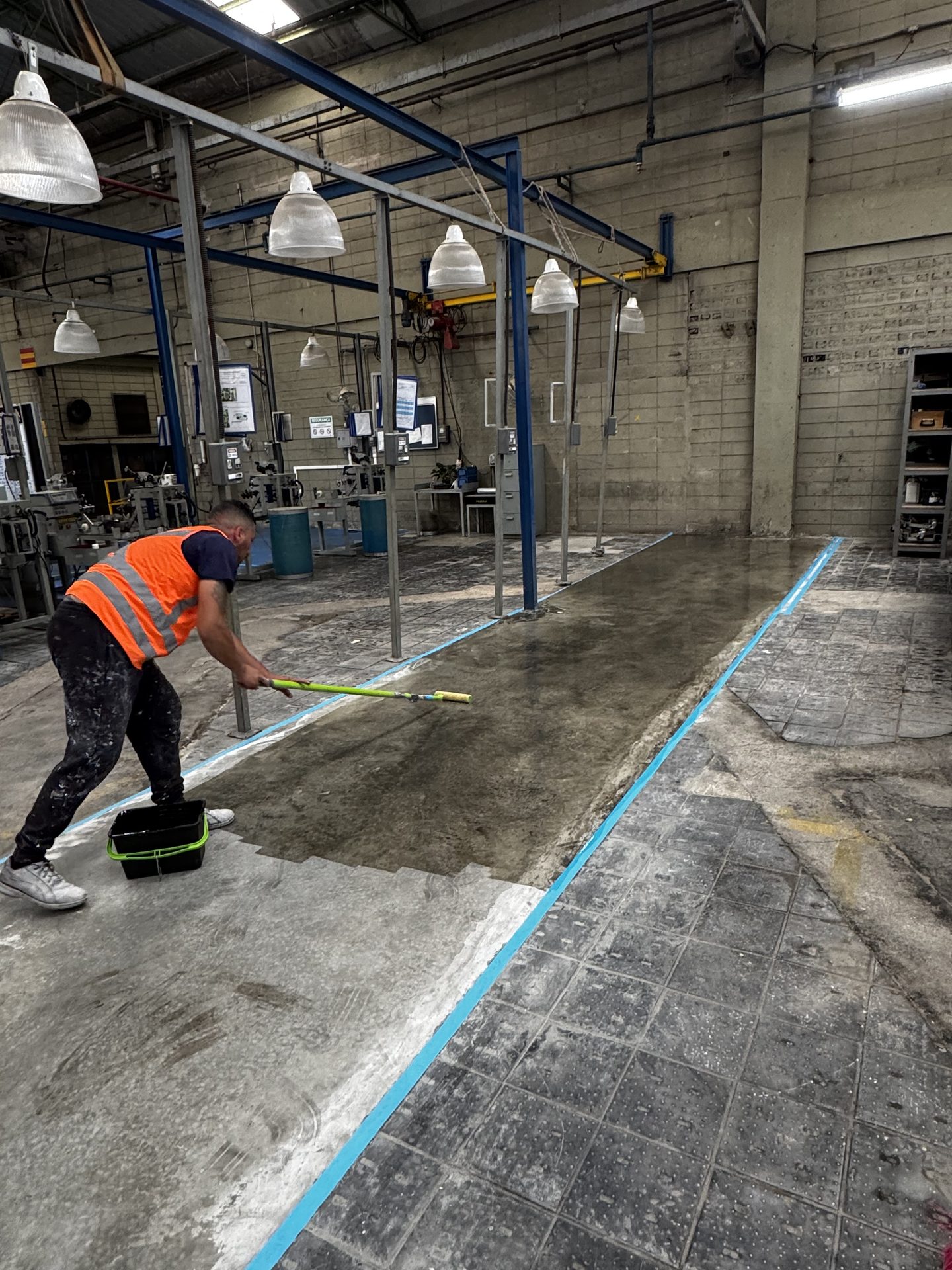 Obra de piso industrial em concreto polido – AS Construction